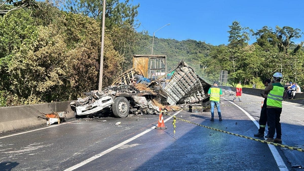 Van acidentada levava parentes ao Beto Carrero