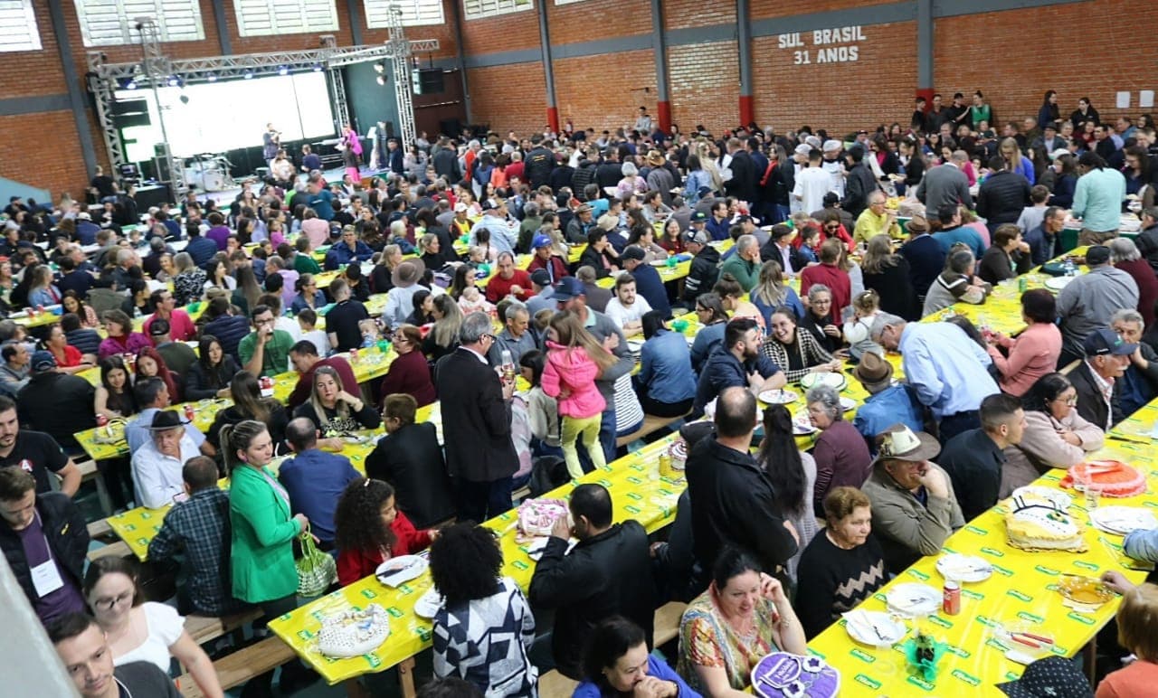 Grande público prestigia feira do comércio em Sul Brasil 