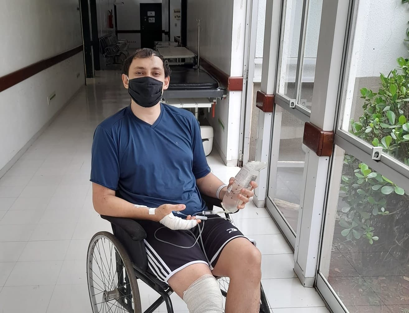 Matheus passou por quatro procedimentos cirúrgicos (Foto: Arquivo pessoal)