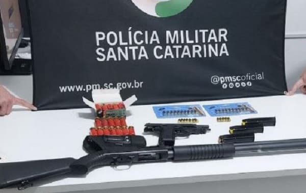Armamento apreendido (Foto: Polícia Militar)