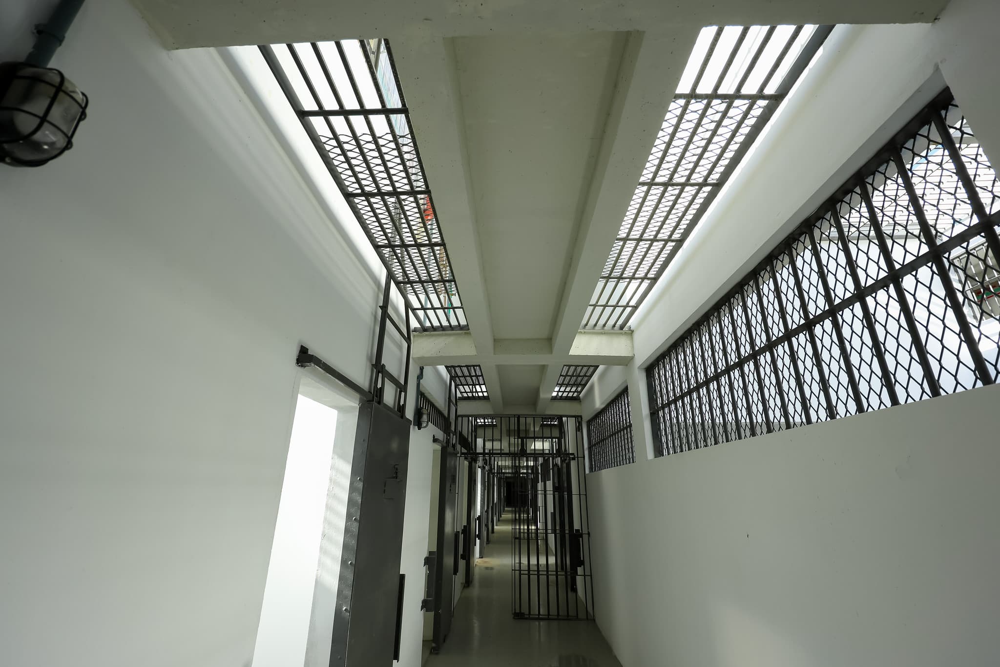 Justiça libera construção de quatro novas penitenciárias em SC e confirma legalidade do modelo licitatório