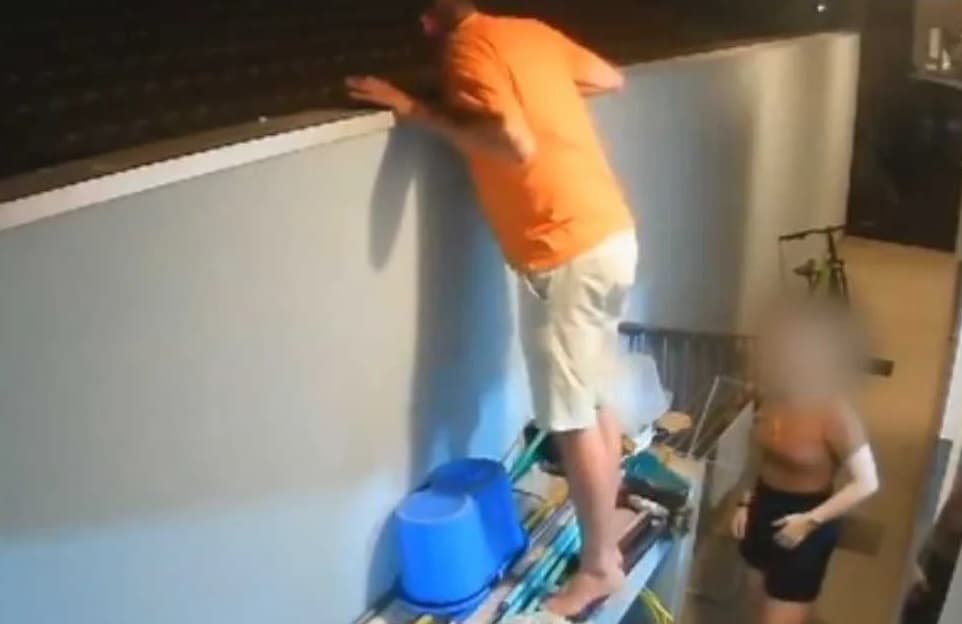 Vizinho foi espiar a casa ao lado e o pior aconteceu