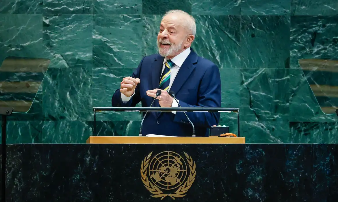 Lula critica sanções dos EUA e diz que o país “não se curvará a mais essa agressão”