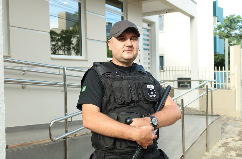 Profissão de risco é a paixão de Rodrigo (Foto: Renan Ribeiro)