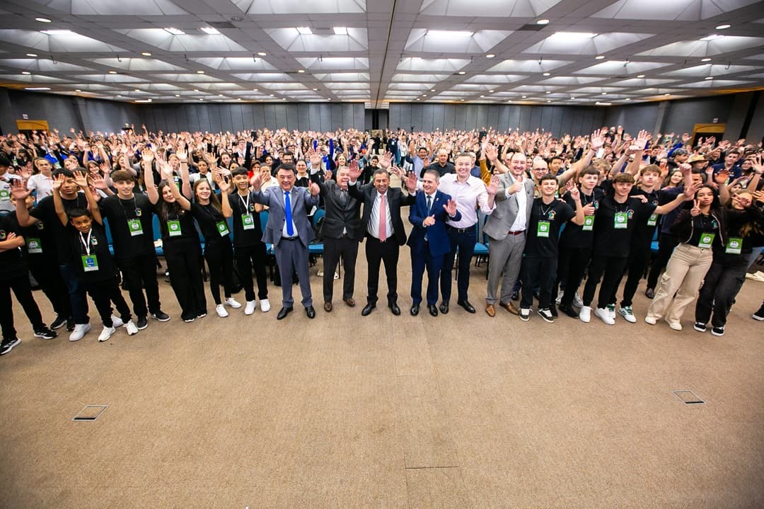 Mais de mil adolescentes participam de imersão política em SC