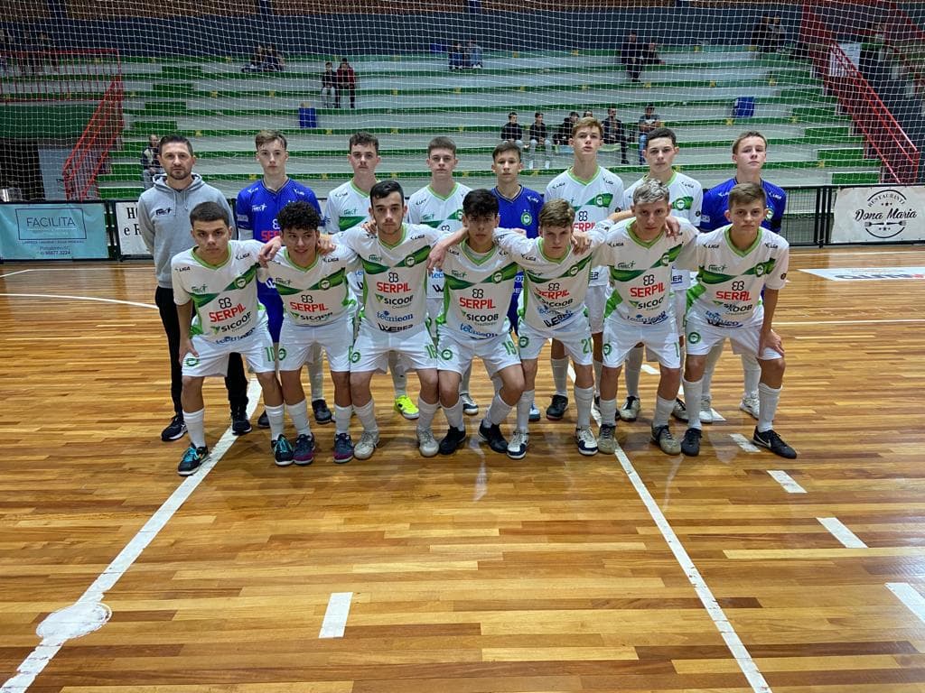 Pinhalense vence em casa e garante liderança (Foto: Pinhalense Base)