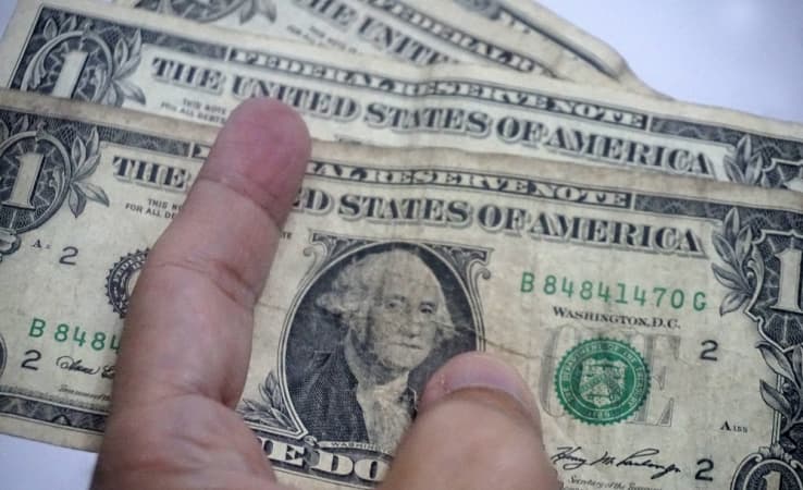Bolsa bate recorde e dólar cai após reunião entre Lula e Trump (Foto: Reprodução/Internet)