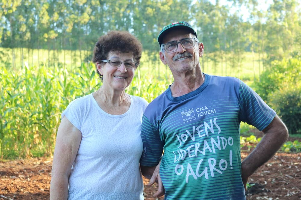 Agricultores moram a mais de 50 anos em Pinhalzinho (Foto: Henrique Paulo Koch)