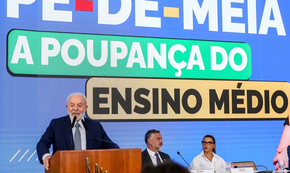 Incentivo a educação: Governo Federal lança programa para alunos de baixa renda