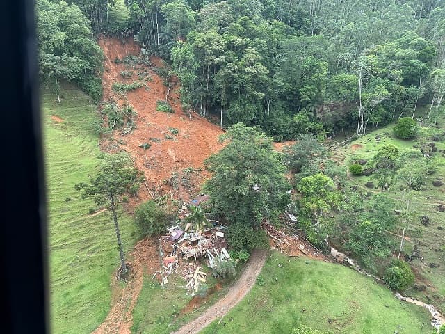 Deslizamento em Rodeio (Foto: Divulgação / DCSC)