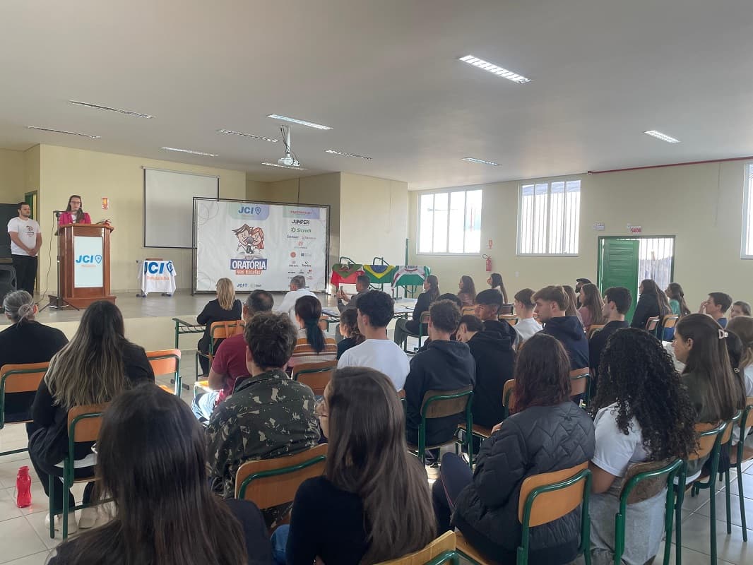 50 estudantes participam da fase classificatória do Oratória nas Escolas (Foto: Fabiano Rambo)