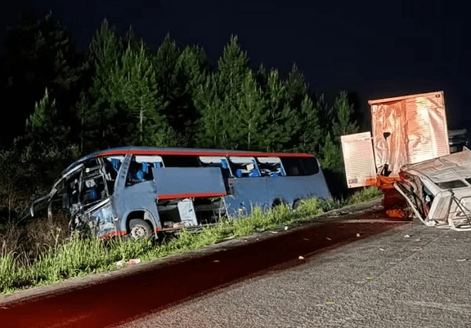 Acidente no Paraná (Foto: Corpo de Bombeiros)