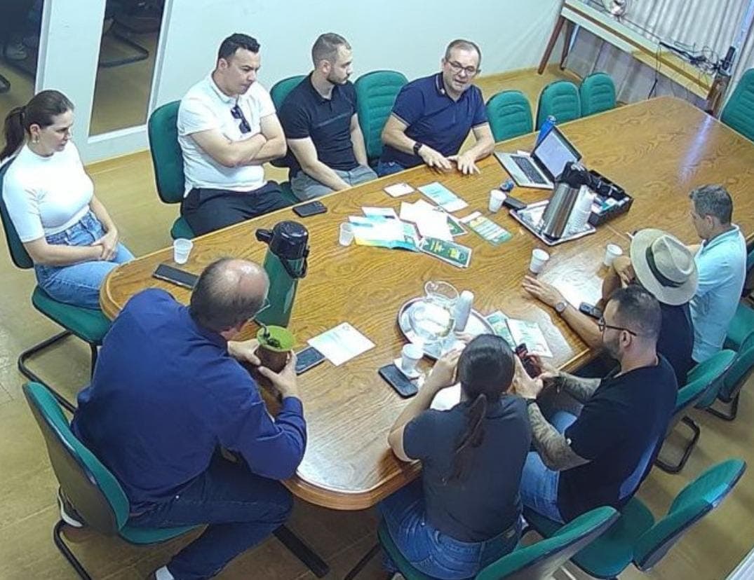 Prefeitura cobra empresa por atrasos na coleta de lixo em Pinhalzinho