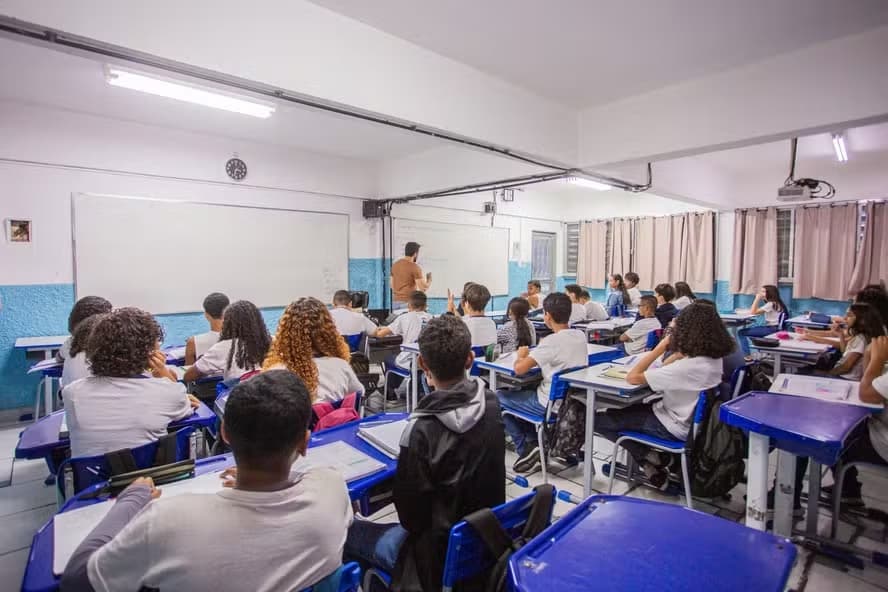Pesquisa aponta que maioria dos alunos não valorizam os professores