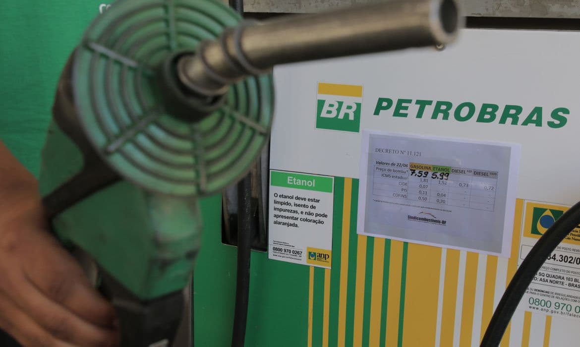 Petrobras reduz preços da gasolina e do diesel para as distribuidoras (Foto: Agência Brasil)
