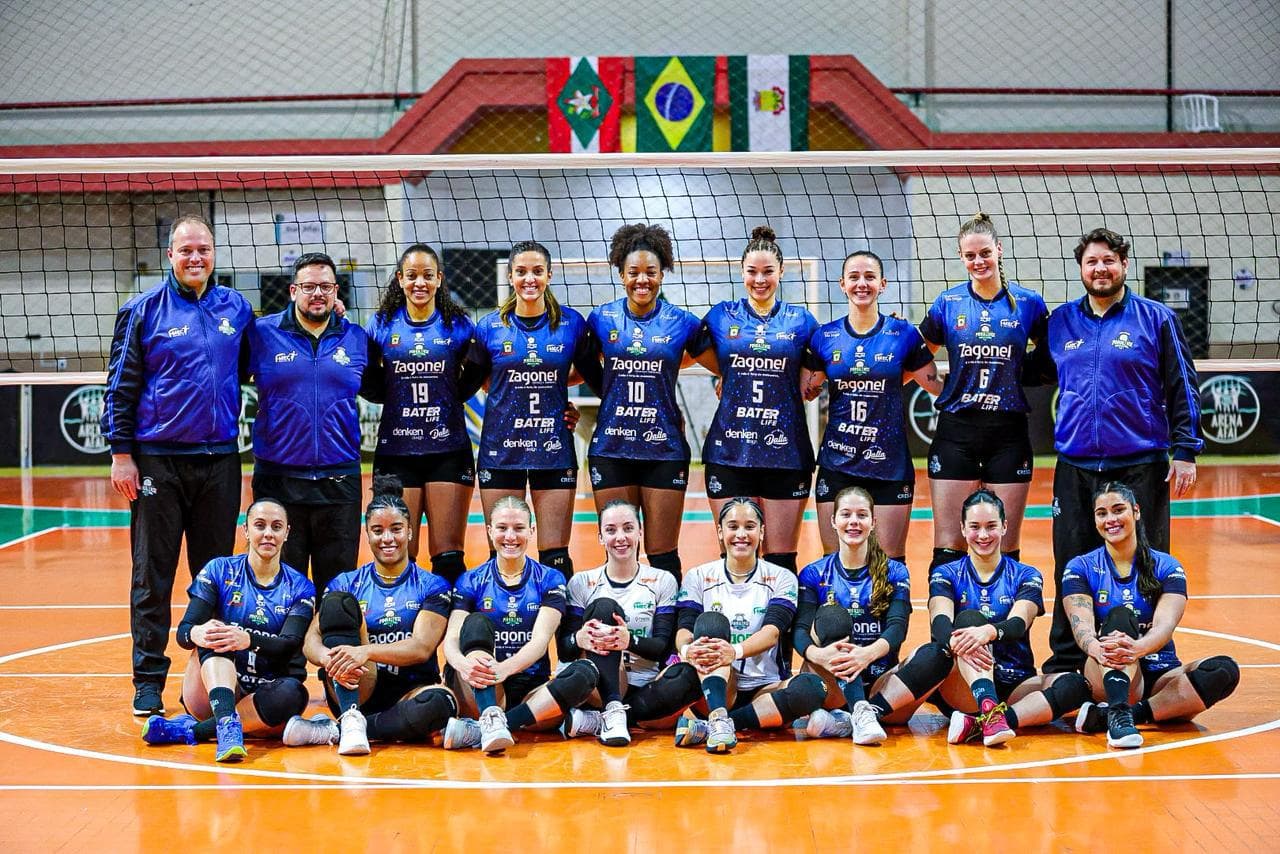 Pinhalense/Zagonel Voleibol vence fora de casa e mantém 100% no estadual
