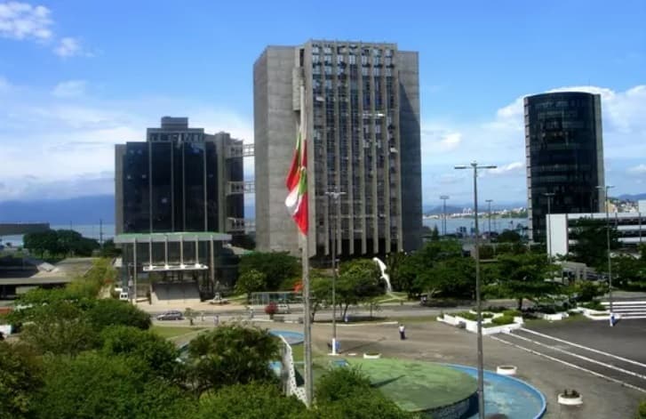 A solenidade de diplomação acontece nesta segunda-feira (19), na Sala de Sessões Ministro Teori Zavascki, no TJSC  (Foto:  Foto: Divulgação/Arquivo TJSC)
