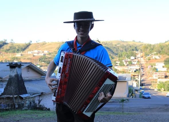 Rafael é campeão Nacional de Gaita (Foto: Gilmar Bortese)