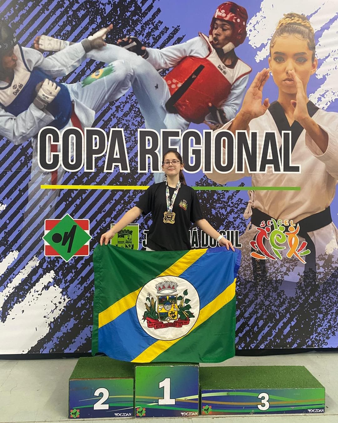 Bianca conquistou o lugar mais alto do pódio na Copa Regional Sul de Taekwondo (Foto: Reprodução/Redes Sociais)