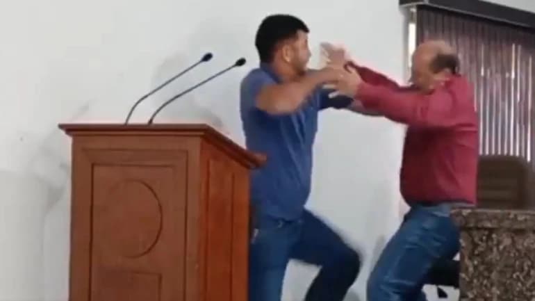 Situação aconteceu durante sessão ao vivo (Foto: Divulgação)