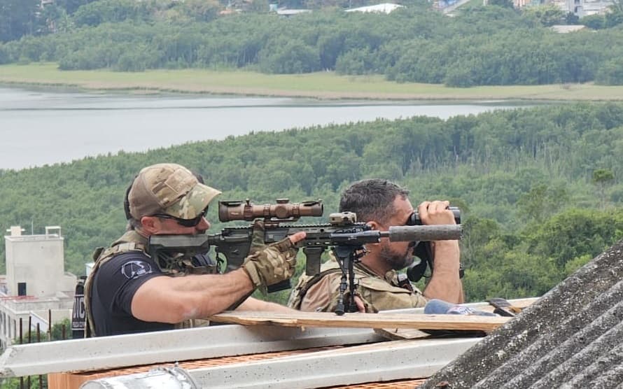 Delegado é cercado em automóvel descaracterizado