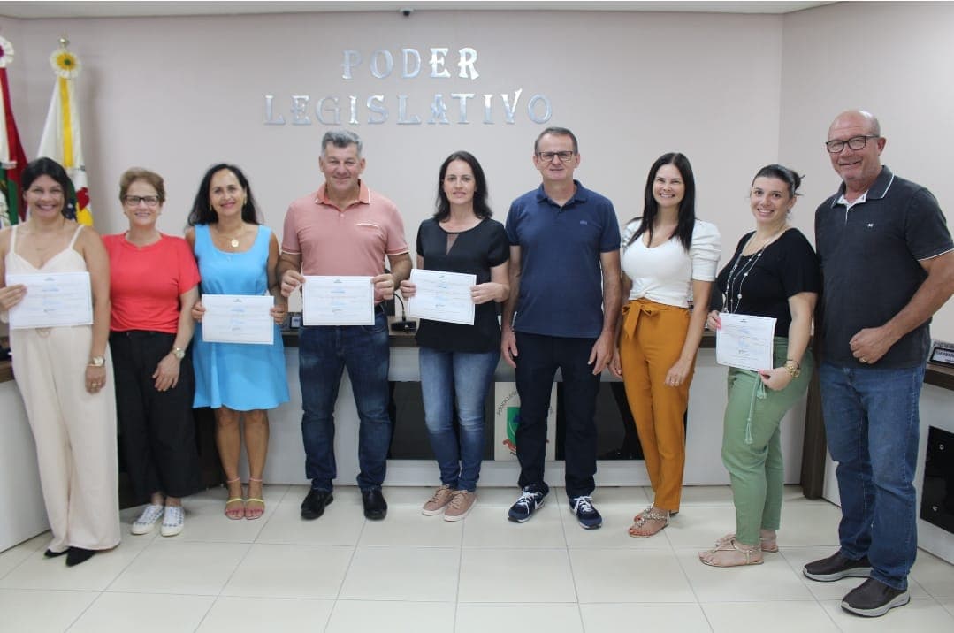 Novos conselheiros tutelares são empossados em Pinhalzinho (Foto: Divulgação )