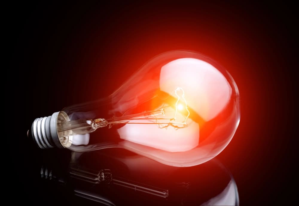 Aneel mantém bandeira para vermelha 1 na conta de luz em novembro (Foto: Reprodução/Internet)