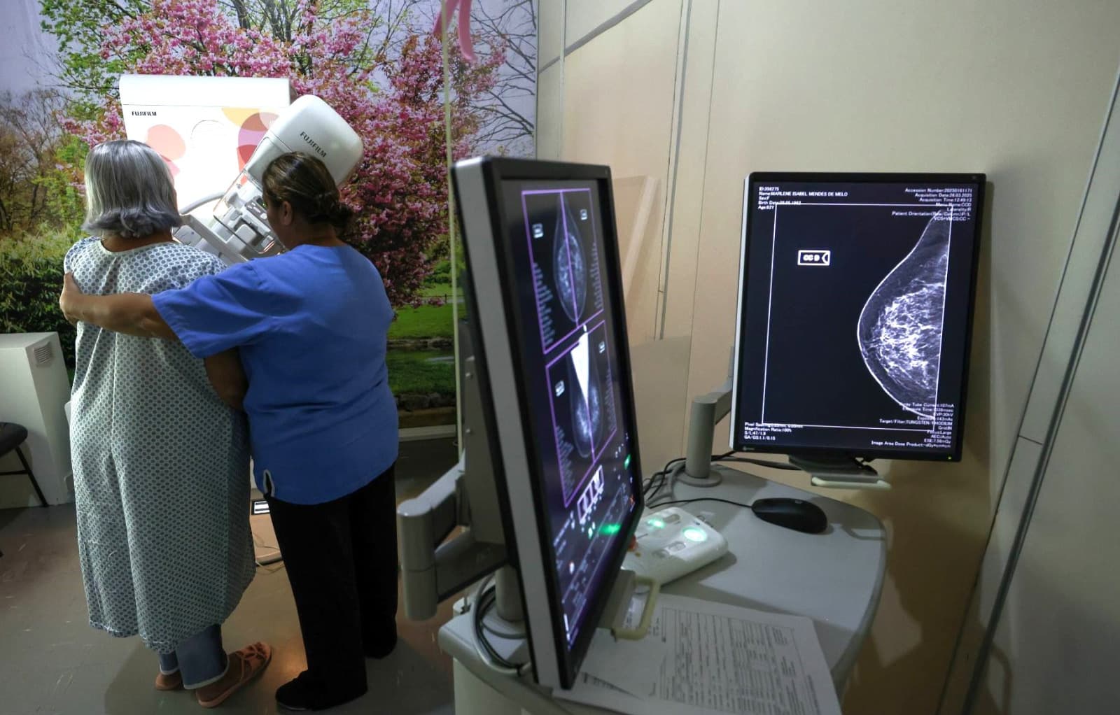 Governo de SC intensifica ações do Outubro Rosa com foco na prevenção e no diagnóstico precoce do câncer de mama