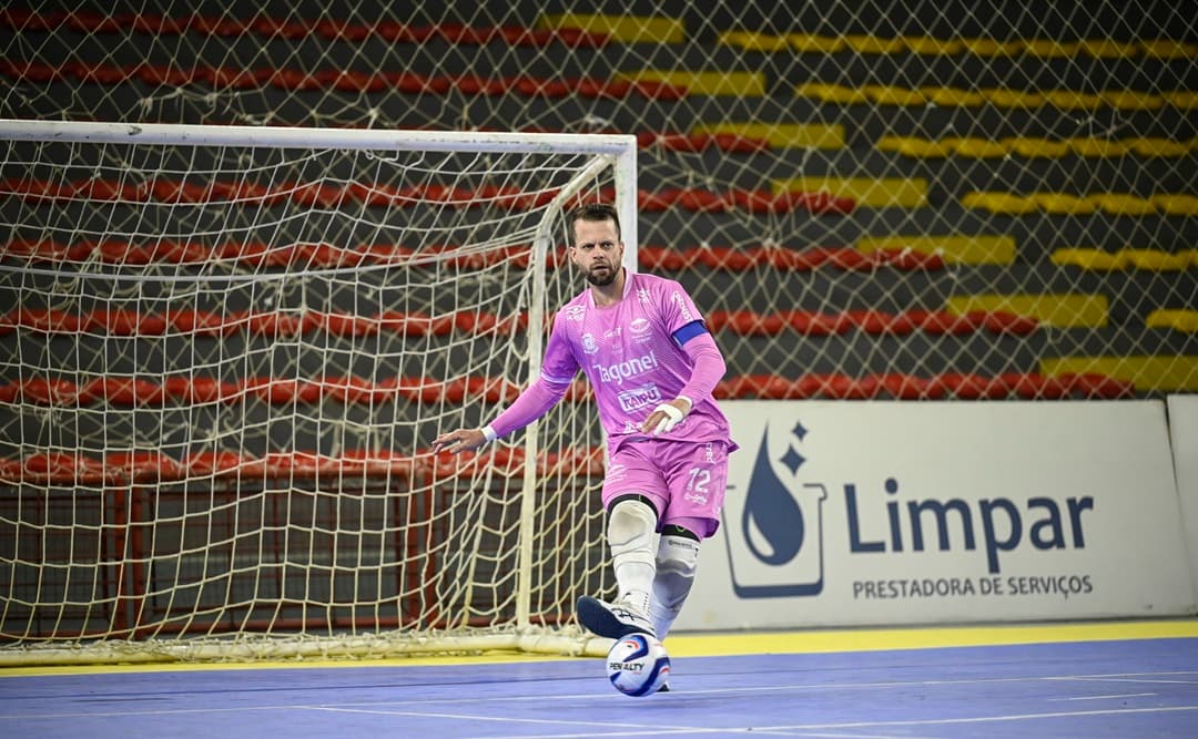 Maizena sofre lesão e desfalca a Pinhalense Futsal Zagonel