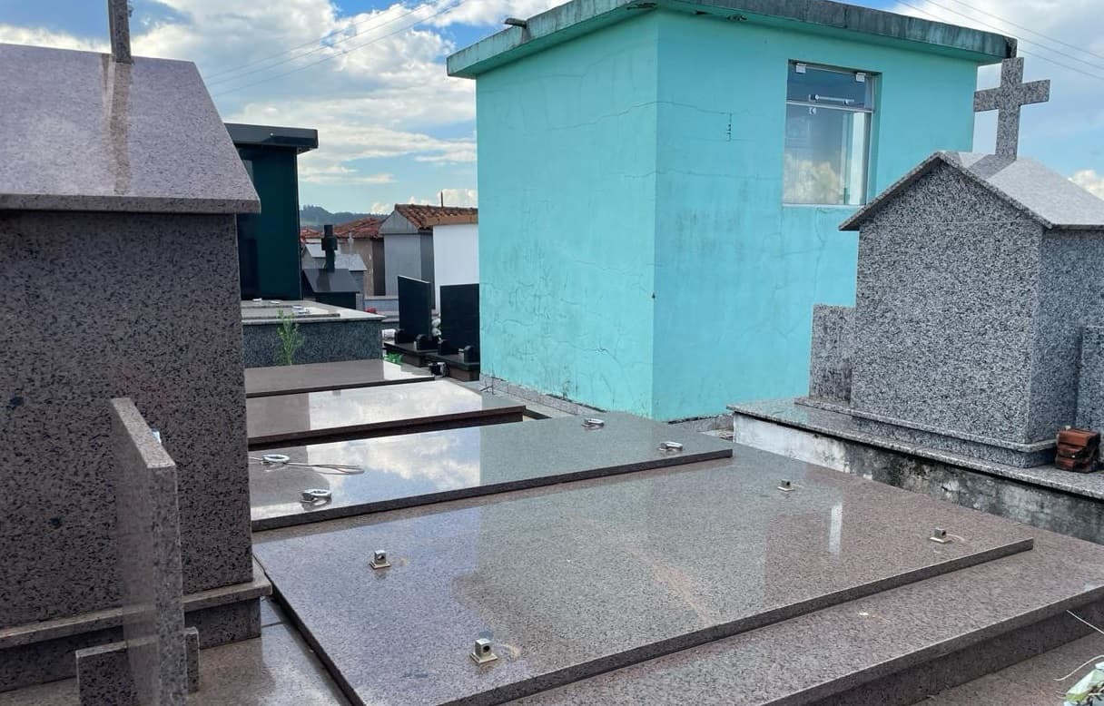 VÍDEO: 'Nem os mortos têm paz'; mal-intencionados furtam túmulos