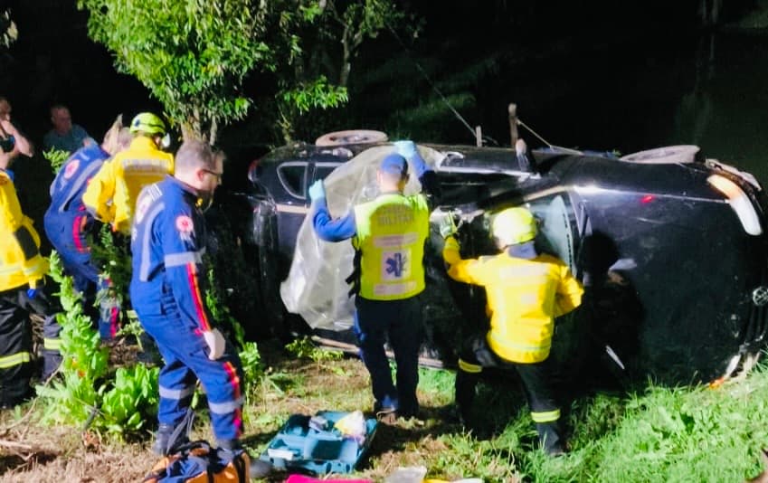 Marido abandona companheira grávida depois de capotamento