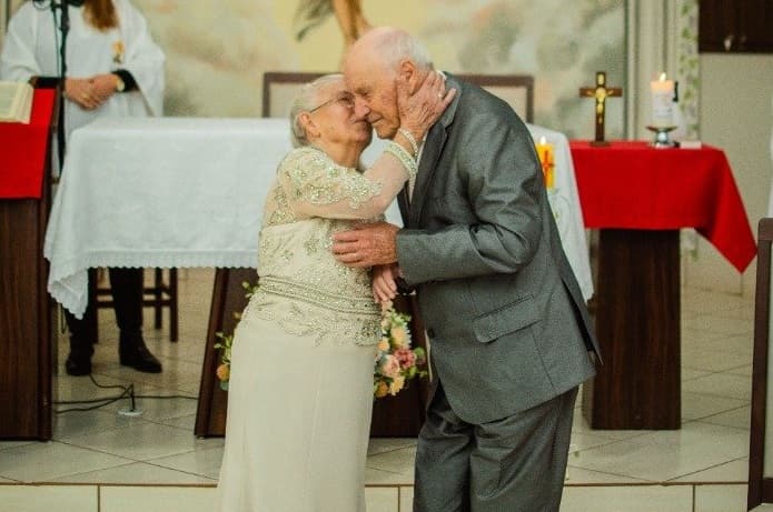 Moradores de Pinhalzinho continuam felizes na união (Foto: Adriana Koller Fotografia)