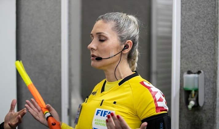Neuza Back fará história em jogo decisivo para os europeus (Foto: Liamara Polli / CBF)