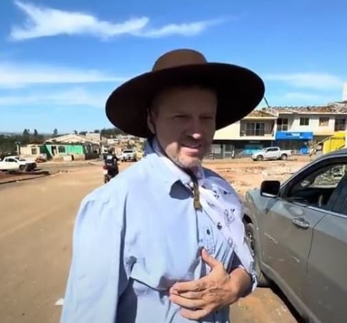 Morador de São João do Oeste leva carne e faz almoço solidário no Paraná