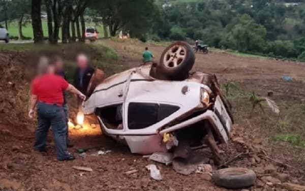 Filha vai a local de acidente e vê pai morto