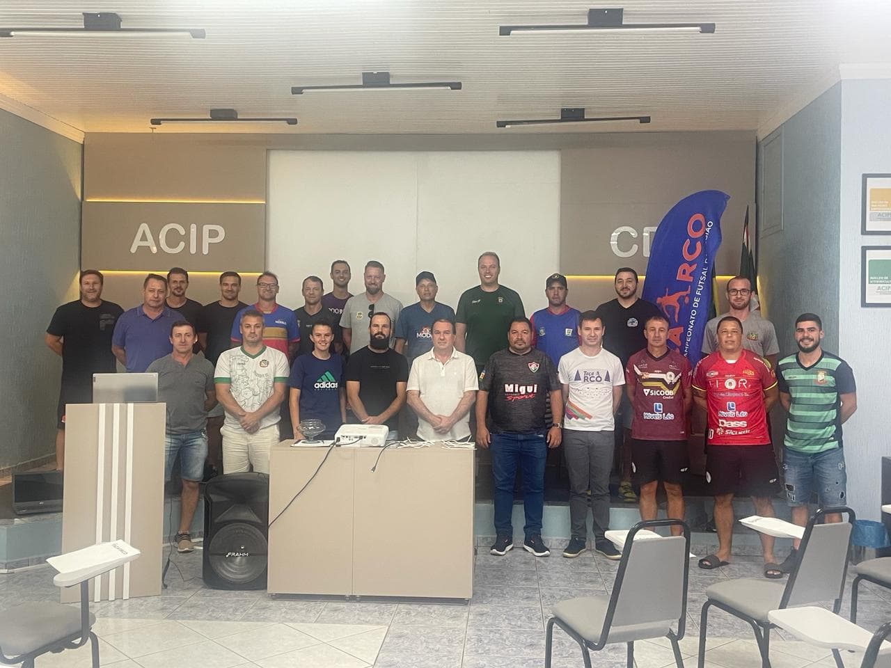 Dirigentes estiveram presentes no congresso técnico (Foto: RCO)