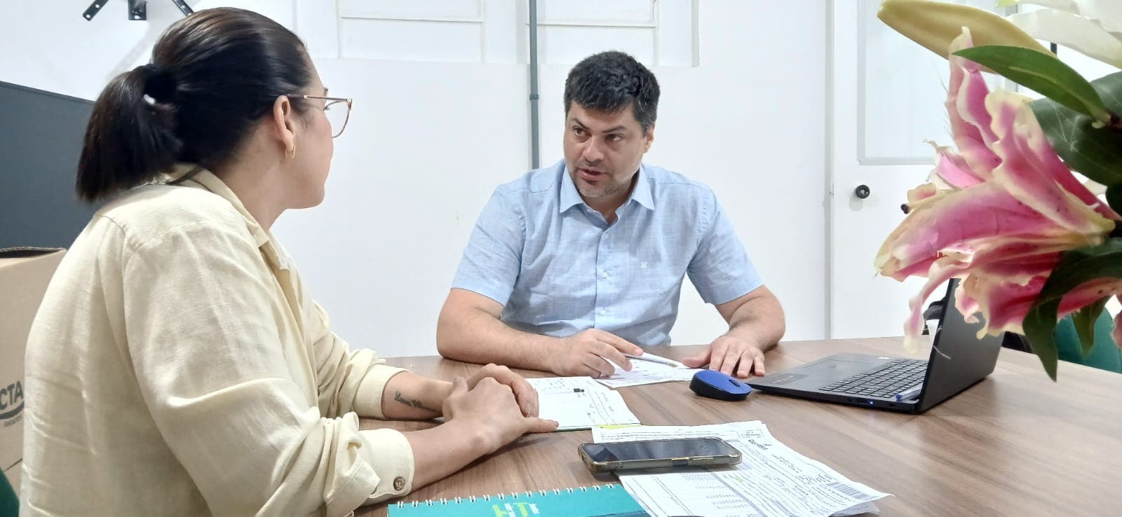 Consultorias gratuitas fortalecem empreendedores de Pinhalzinho e impulsionam o desenvolvimento local