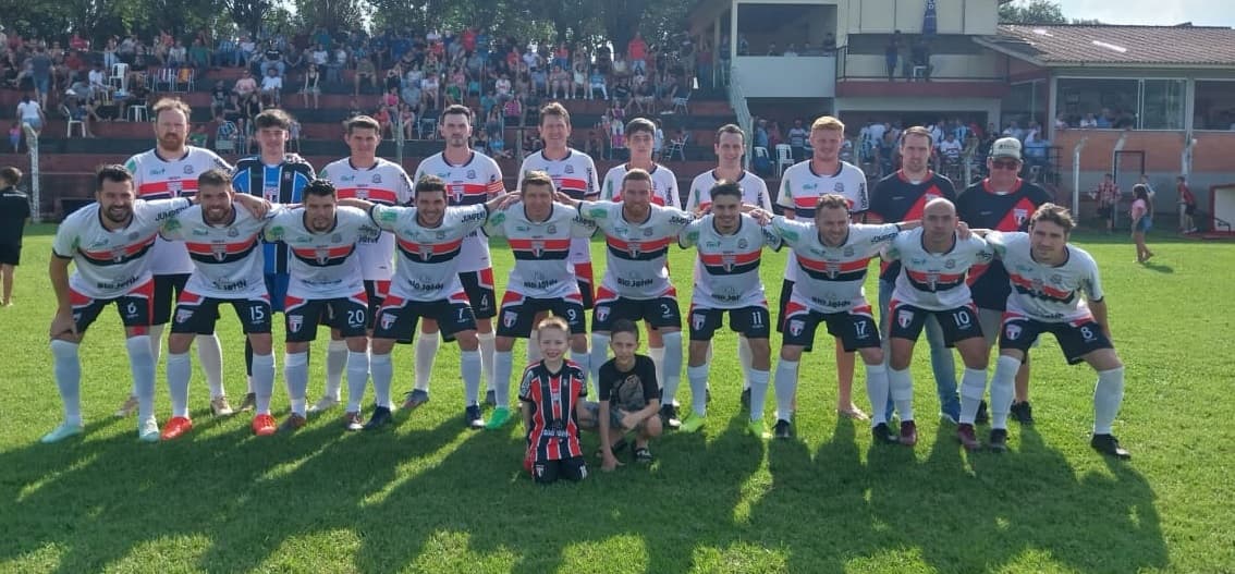 Série Ouro do municipal de campo em Pinhalzinho conhece seus finalistas