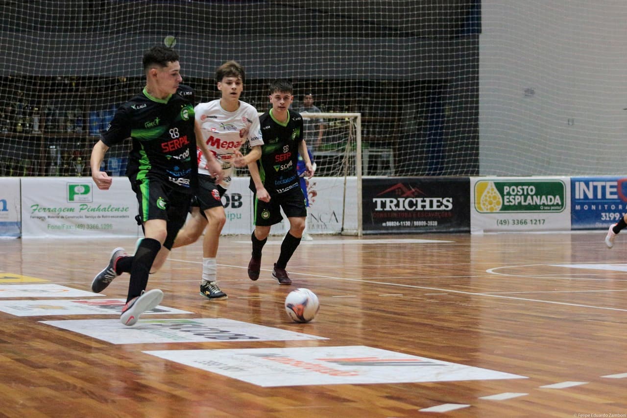 Sub 16 da Pinhalense segue em busca do tricampeonato