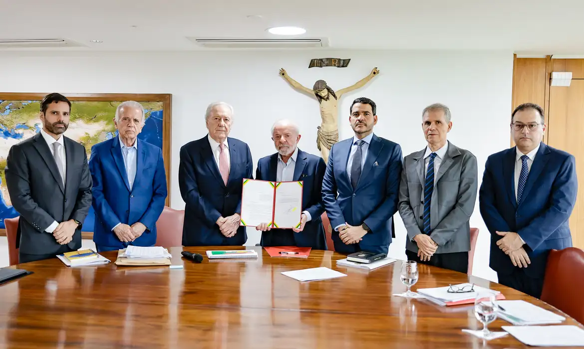 Lula envia ao Congresso projeto de lei “Antifacção” com penas mais duras e novas medidas de investigação