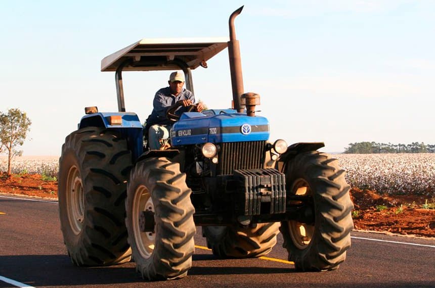 Audiência pública irá debater o trânsito de máquinas agrícolas nas rodovias catarinenses (Foto: Guilherme Filho/Secom-MT  Fonte: Agência Senado)