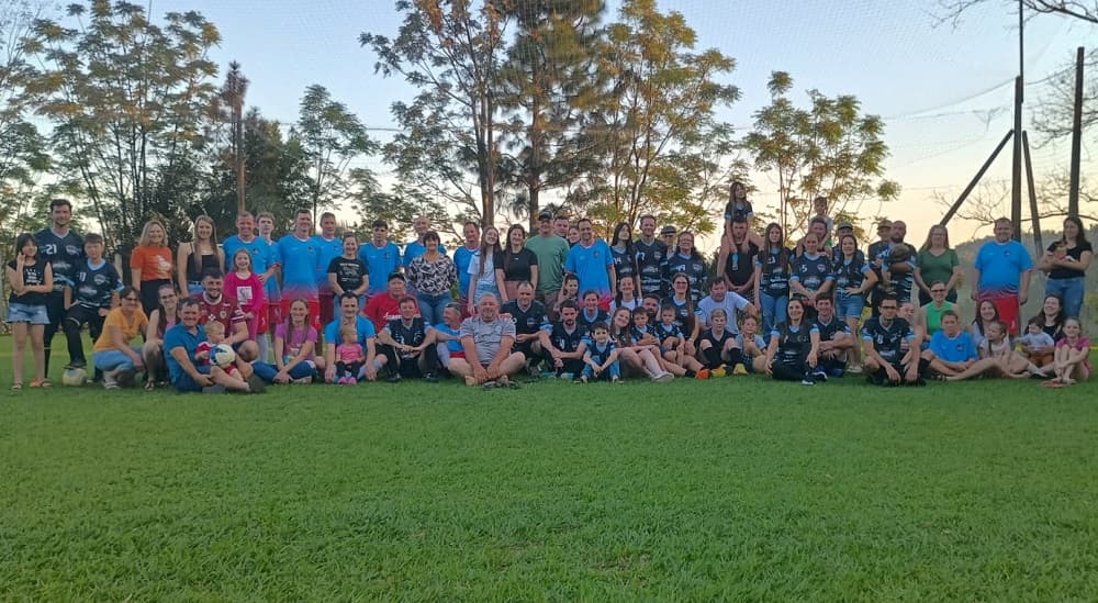 Futebol vira desculpa boa para reencontro de familiares