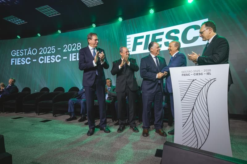 Gilberto Seleme assume presidência da FIESC com compromisso de fortalecer a indústria catarinense