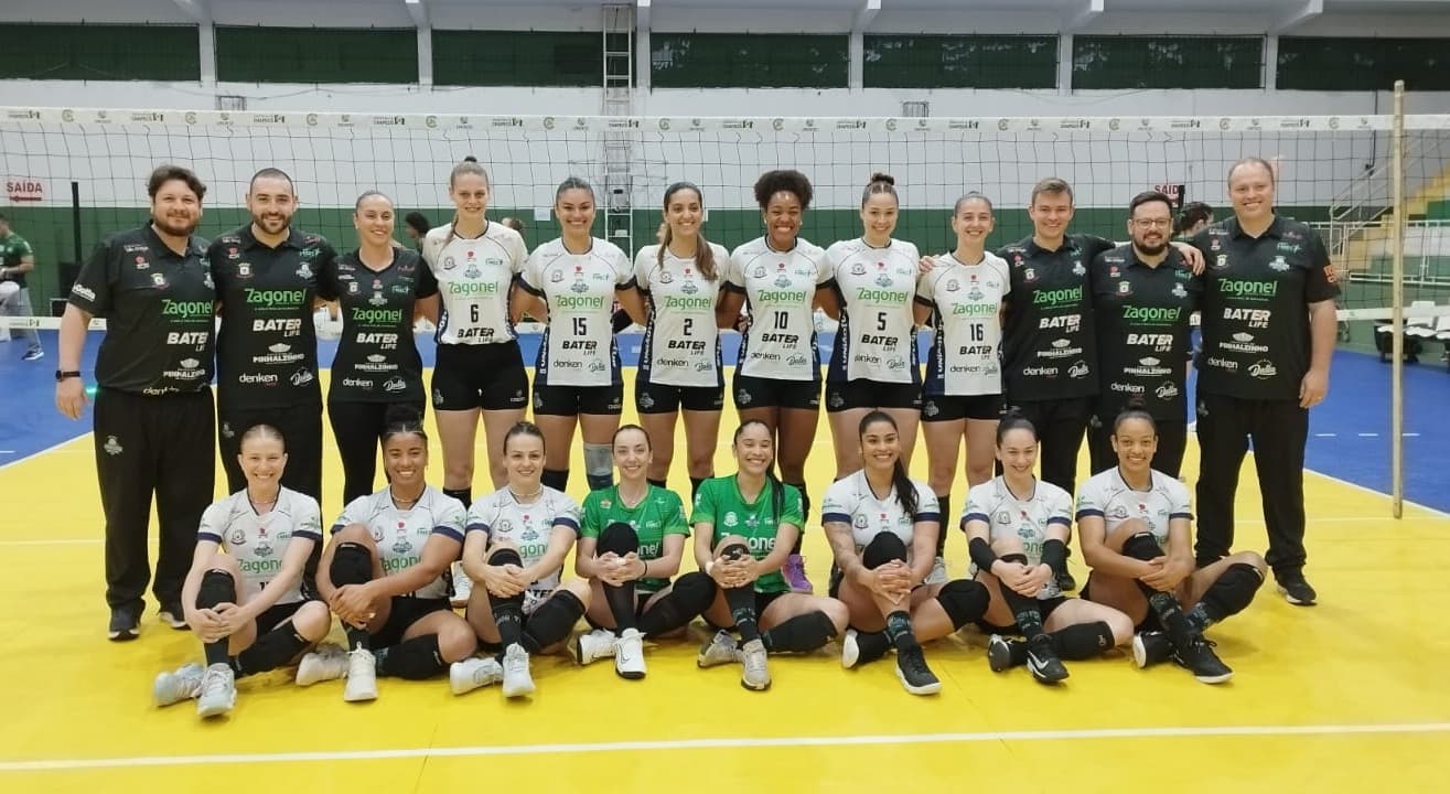 Pinhalense/Zagonel Voleibol avança às semifinais e enfrenta o Abel Moda Vôlei de Brusque
