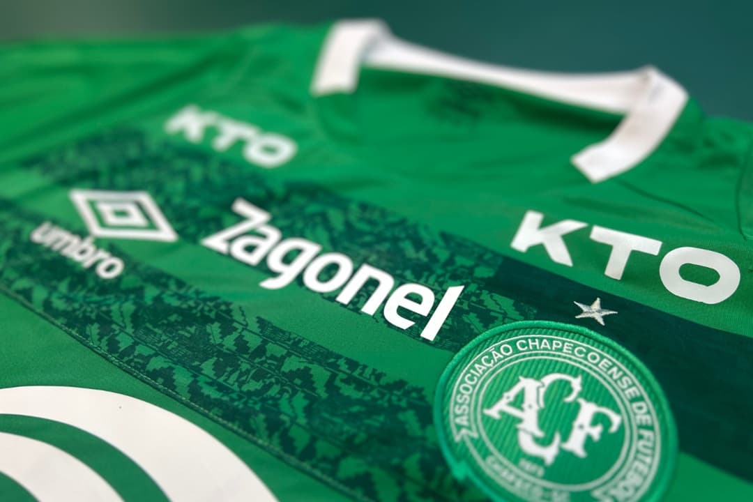 Marca da empresa pinhalense estará estampada na camisa (Foto: Chapecoense)
