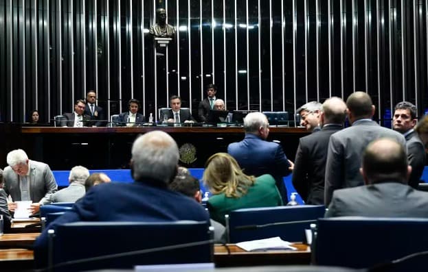 Senado aprova  projeto que proíbe "saidinhas" de presos em datas comemorativas