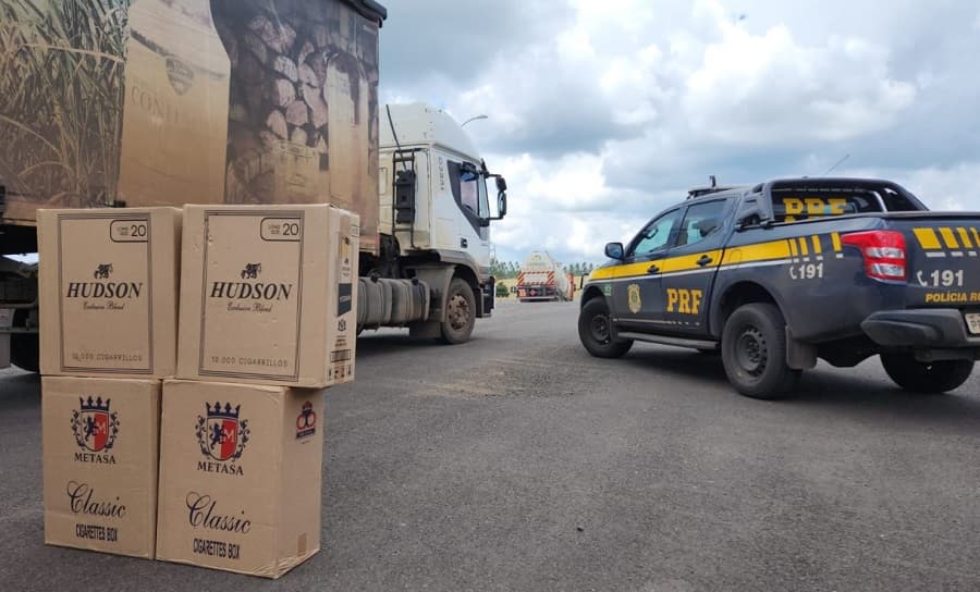 Carga de cigarros apreendida no Oeste de Santa Catarina (Foto: PRF)