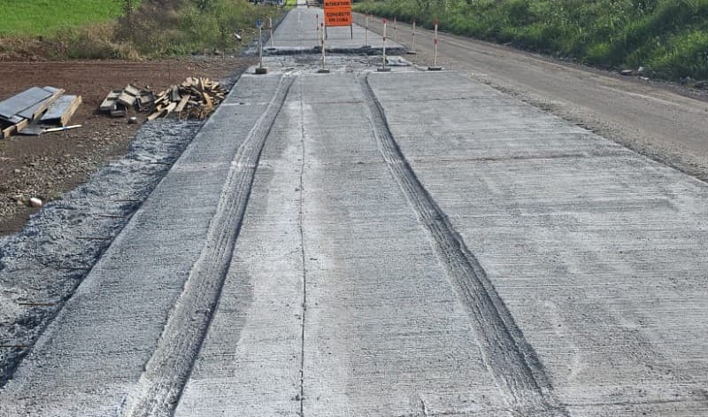 Local onde condutor passou com veículo (Foto: Divulgação)
