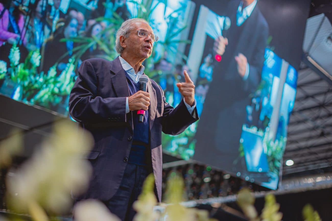 Paulo Guedes ressalta potencial do Brasil e pede fortalecimento do municipalismo