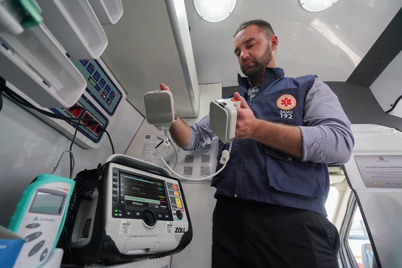 Profisisonais do SUS recebem novos equipamentos (Foto: Governo do Estado SC)